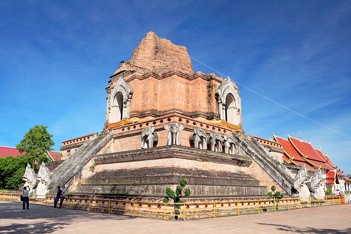 Ngôi chùa Wat Chedi Luang có bề dày lịch sử và là nơi thu hút khách tham quan nhất tại Chiang Mai